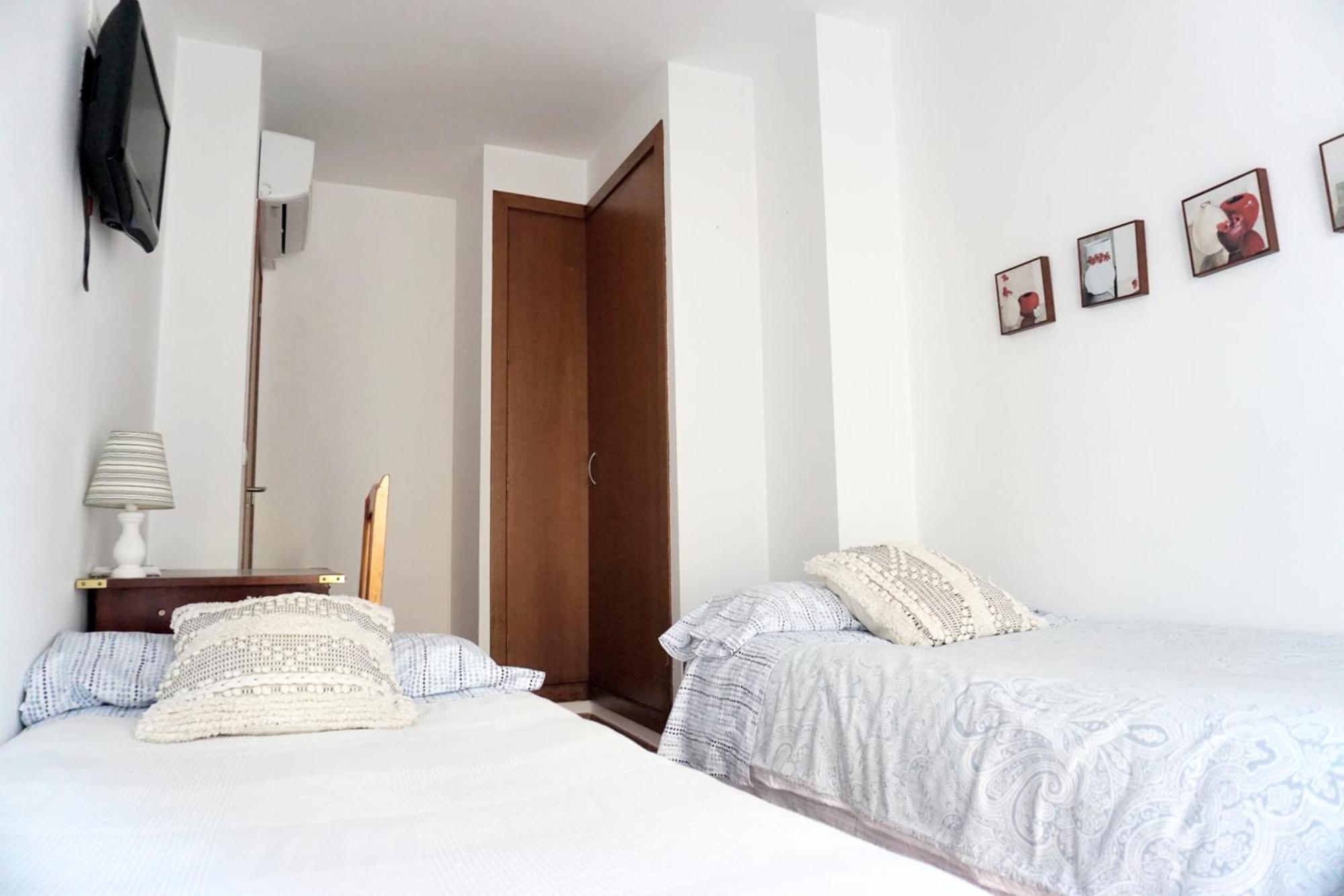 La Korolada Guesthouse Alicante Oda fotoğraf